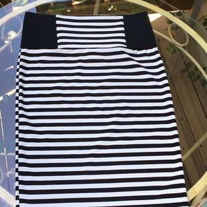 Black & White Stripe Knit Pencil Skirt Sz M